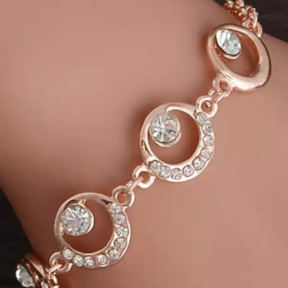 Cristal Charm Bracelet - Picture 4 of 4